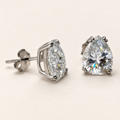 Brinco Moissanite Pear 7x9mm