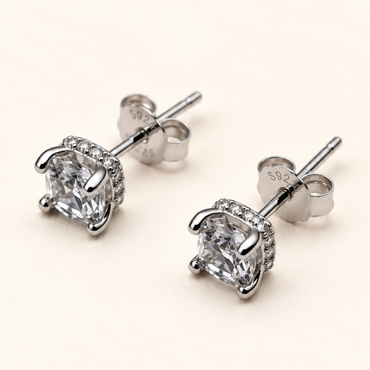Brinco Moissanite Princess 4x4mm