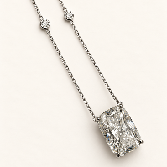 Colar de Moissanite Cushion 15x20mm + Round 3.0mm*2